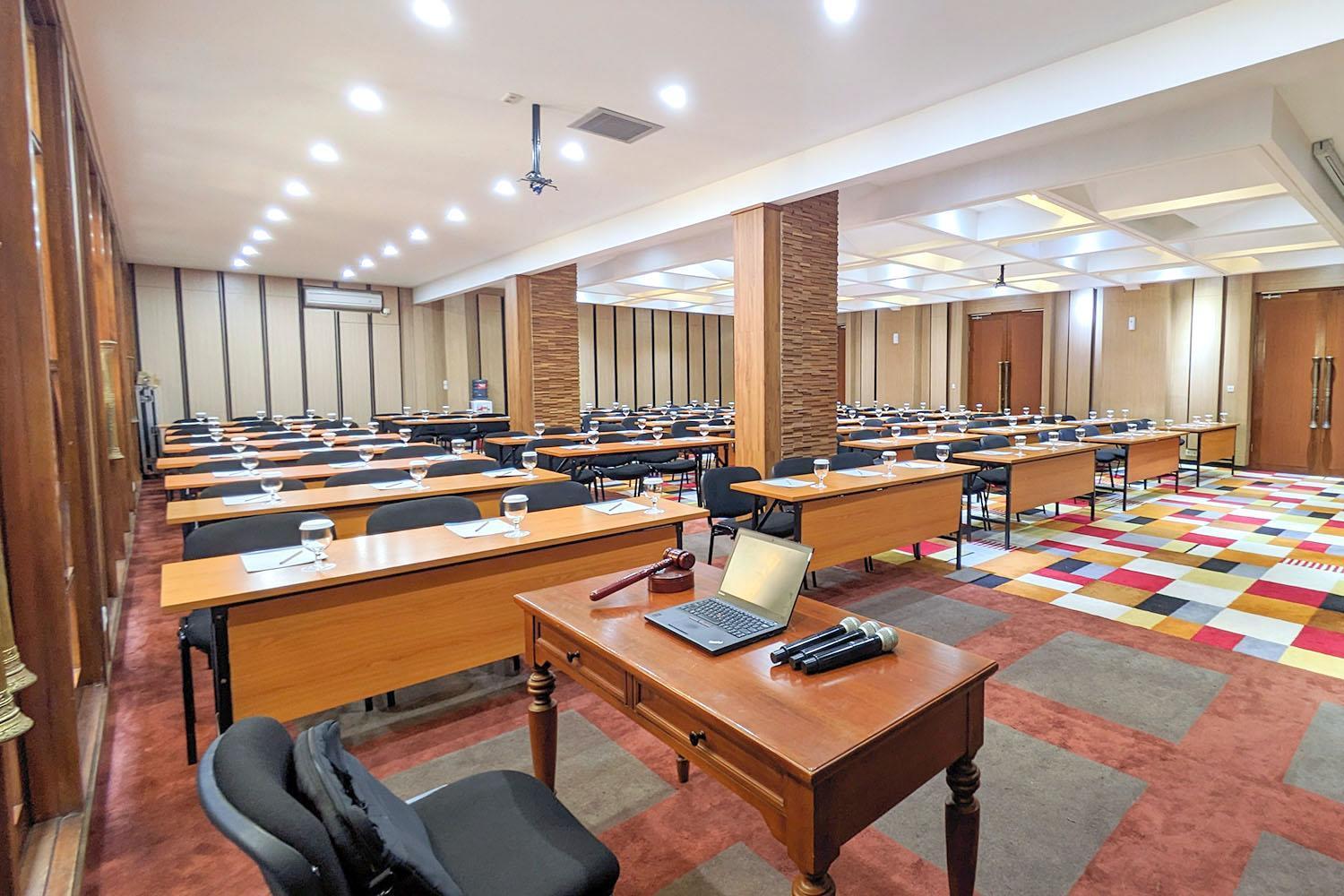 Отель The 1O1 Bandung Dago Экстерьер фото